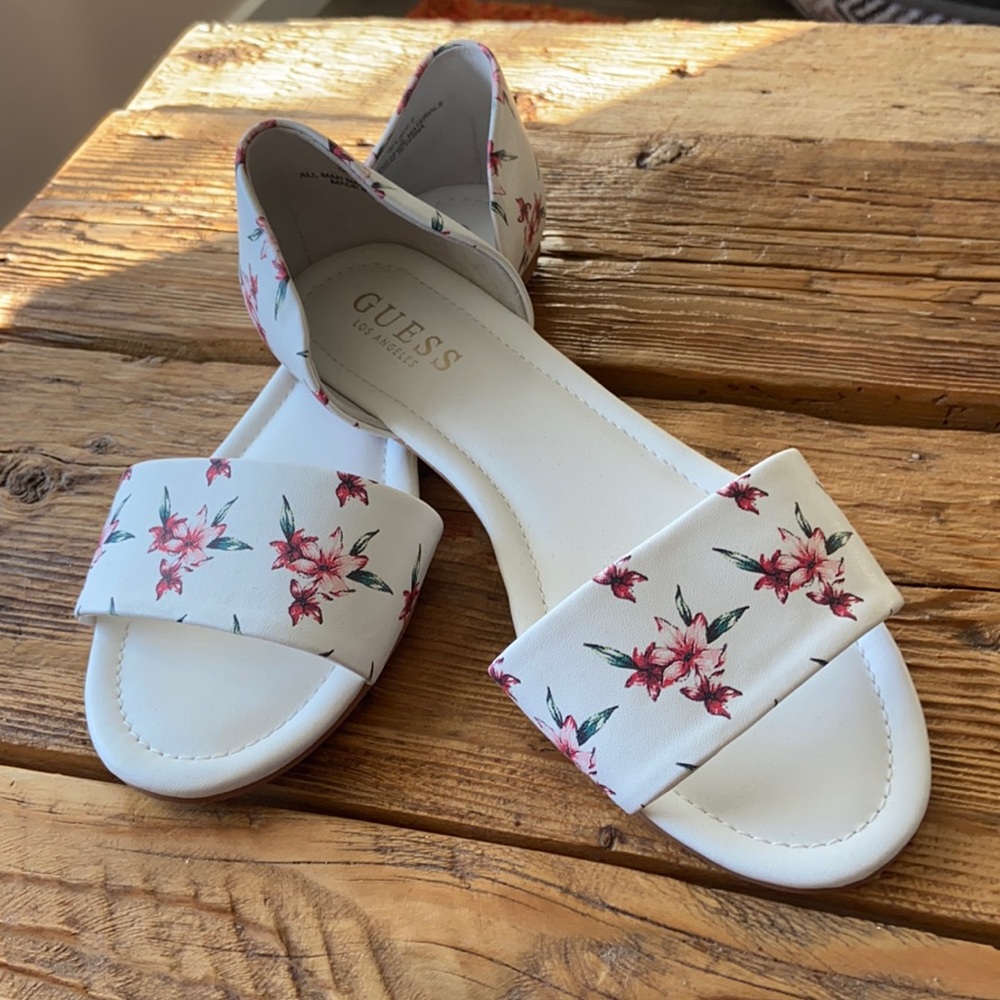 Guess sandles